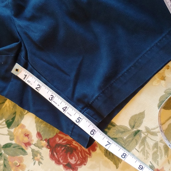 Land's End Petite Chino Mid Rise Shorts in Navy Blue Petite 12 - Picture 5 of 13